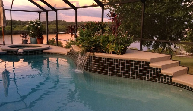 3 acres private 4 bed, 4 bath ranch, unusually huge lanai, heated pool, grill!