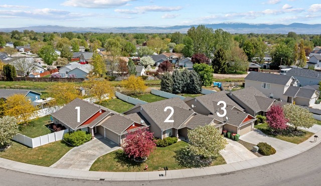 3 Adjacent Homes | Great for Families | Sleeps 24