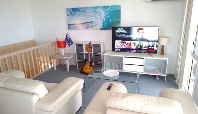 3 Adults & 2 Children - House in Highland Park