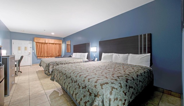 3 Affordable Rooms Perfect for Rest After Exploring Weslaco | Free Parking