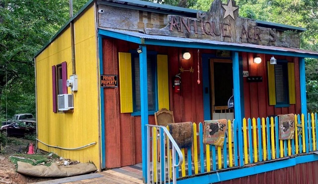 3 Amigos cozy cabin retreat