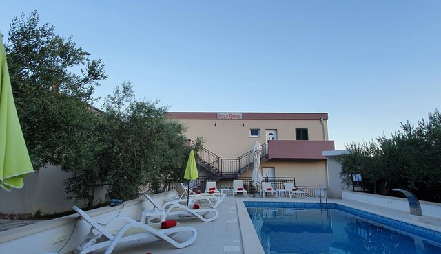 3 apartment house with pool