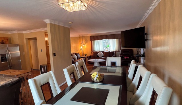 3-B rooms 5 beds & 2 BR Spacious House 1 mile from downtown with 2 free parking.