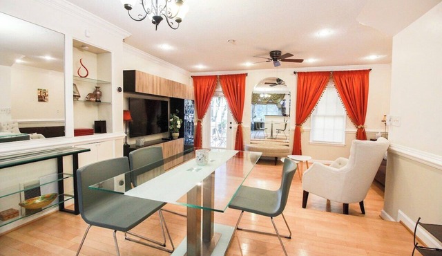 3 Bd 1.5 Ba Glorious & Convenient DC 30 min metro