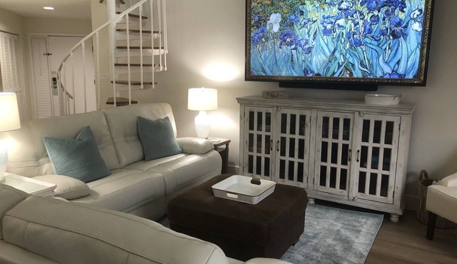 3 bd 3 bath overlooking tennis courts-beach-pools-tennis-pickleball-play area