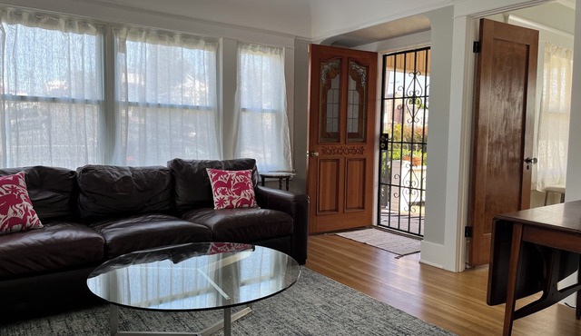 3 BD CANYON COTTAGE, KEY LOCATION, BLOCKS FROM PRIDE PARADEn