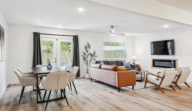 3-BD - Fully Remodeled, Convenient & Spacious