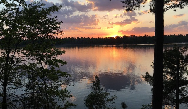 3 BD Water Front Cottage! Spectacular Sunsets! Pets Welcome!