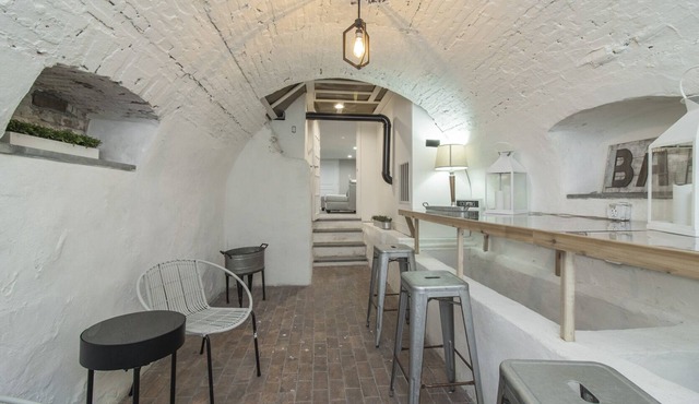 3-BD with a Wine Cellar in the Heart of Conshy