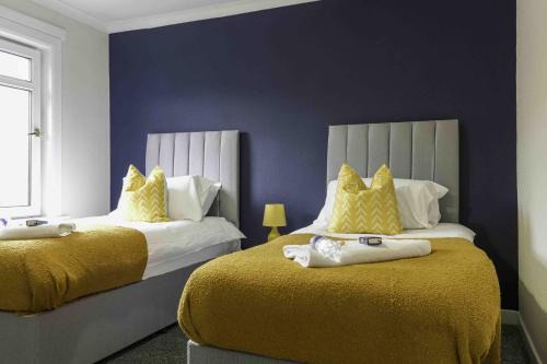 3 BDR House By Caledonia Luxe Stays Short Lets & Serviced Accommodation Bathgate