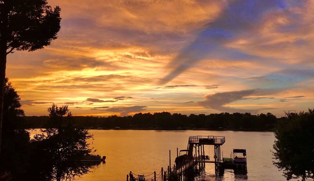 3 Bdrm/2 Bath Lakefront Bungalow with Amazing Views.
