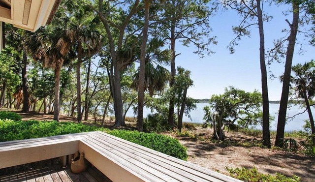 3 Bdrm 2 Bath Waterfront Villa on Dataw with Dock, Bikes, Pool and Beach Pass!