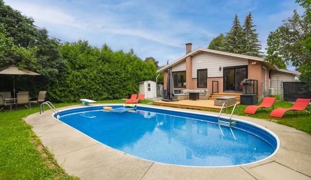 3 bdrm, 3 bath - Executive Apt w/Outdoor Pool - Nepean