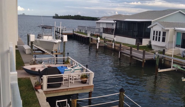 3 bdrm 3 bath w separate apt. Nettles isle resort, priv. beach, deck, sleeps 10
