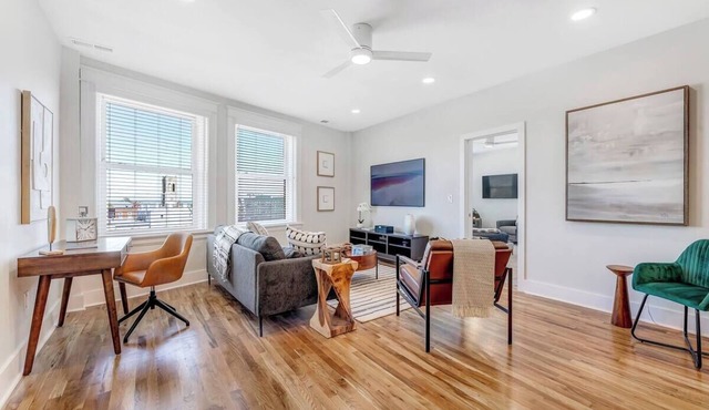 3 Bdrm 3 Full Bath Tower View walk up