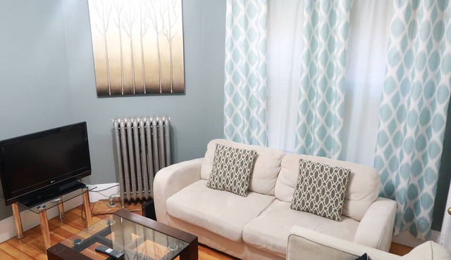 3 bdrm apt near Airport&Downtown