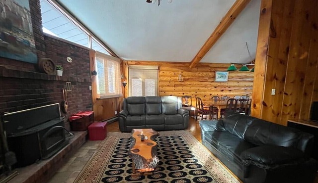3 Bdrm Family Escape - Steps from Sandy Beach!