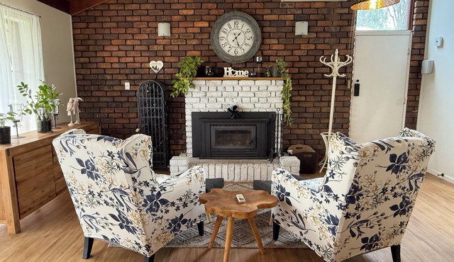 3 Bdrm Farm Stay with Goats, Hairy Coos and chickens. Farm Life. You'll Love it!