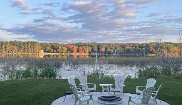 3 Bdrm Home on Lake Harold in Lakes of the North. Centrally located to up North