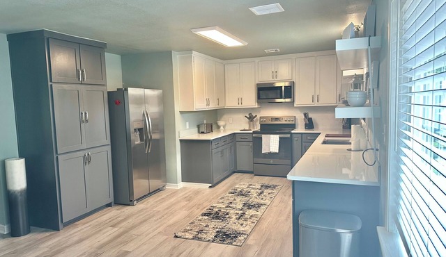 3-bdrm house close to Catfish Bay, Westbay Casino & walking distance to the lake