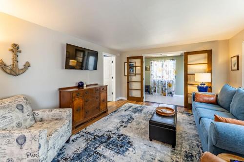 3 bdrm Lakeshore Charmer in Muskegon, MI