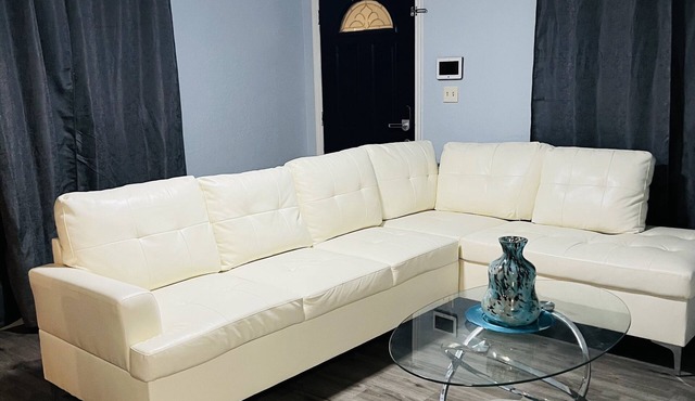 3 Bdrm Modern Entertainment Home