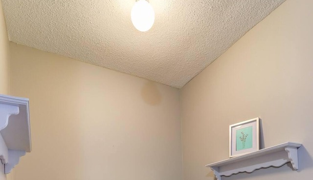 3 Bdrm Townhouse with Parking