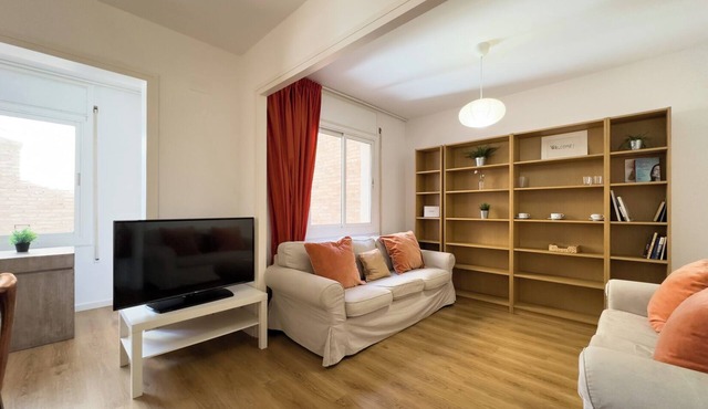 3-bedroom apartment near Sants train station