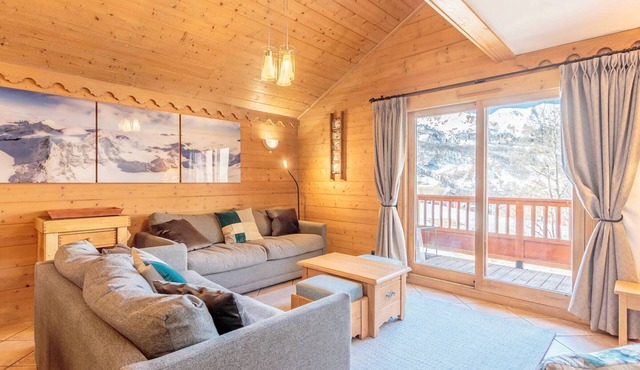 3-bedroom chalet with spa and pool, ski-in/ski-out
