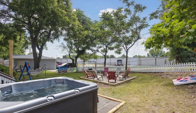 3 Beach Homes w/Hot Tubs | Sleeps 40+ | Walkable