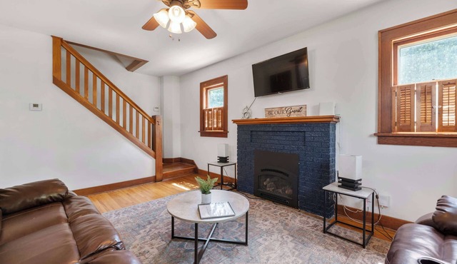 3 Bed 1.5 Bath Home in College Hill By Hospital