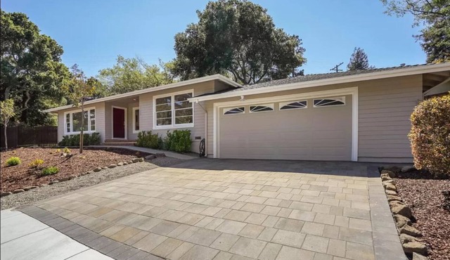 3 Bed 1.5 Bath House in the Belmont Hills
