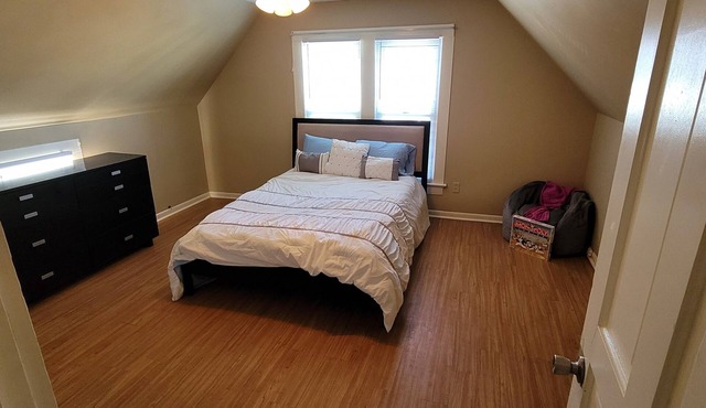 3 bed 1 bath close to all the things