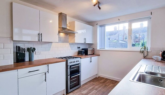 3 bed, 1 bath Home with game room