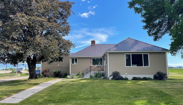 3 Bed 1 Bath house with home gym