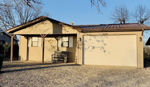 3 Bed 1 Bath Lake House- LAKE NORFORK FUN!