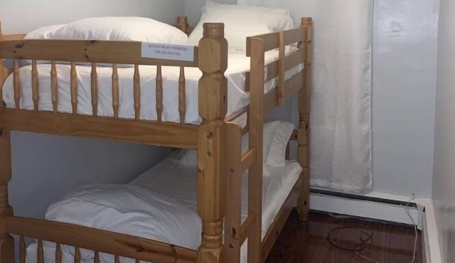 3 bed/1 bath (with a king bed) best location, connect to everywhere