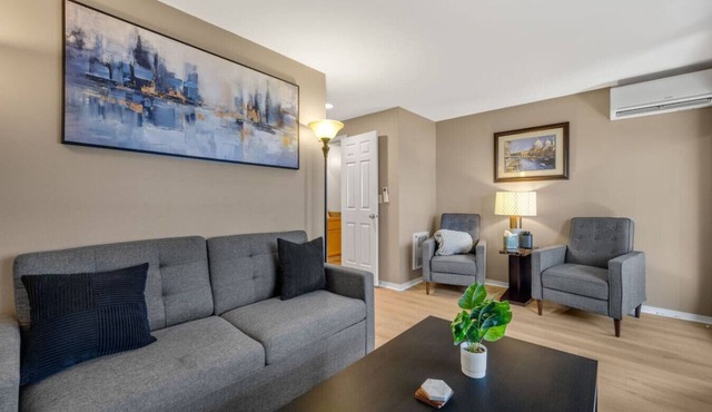 3 Bed, 2.5 Bath Fremont Escape: Hot Tub, BBQ