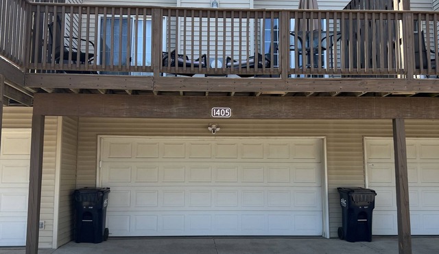 3 Bed, 2.5 Bath Large 3 Level Condo West Side Iowa City