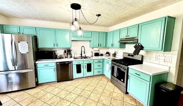 3 Bed | 2.5 Bath | Townhome | Family/Pet Friendly