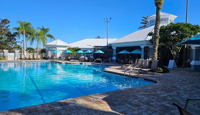3 bed 2 bath 8 mins from Disneyworld. Arcade games,lots of activities in resort.