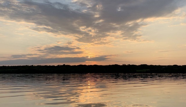 3 bed/2 bath Cabin on the South Dakota side of Lake Traverse