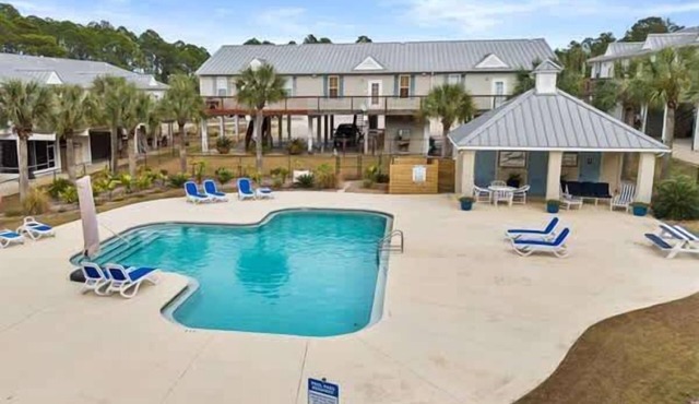 3-bed, 2-bath condo Carrabelle, Fl/pool/fishing