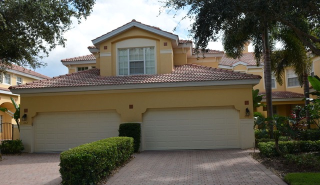 3 Bed 2 Bath Condo in desirable gated community of Grandezza On Golf Course