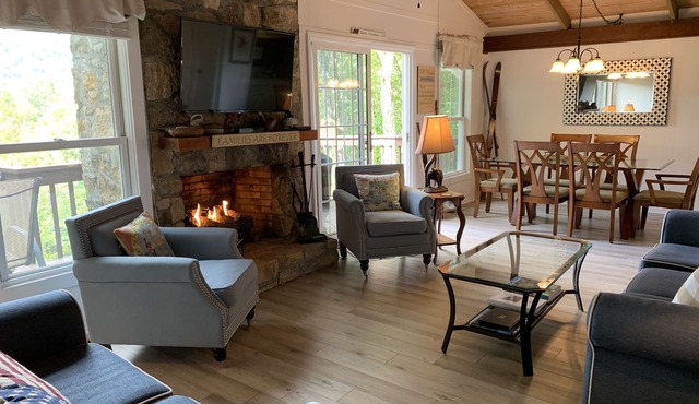 3 Bed/2 Bath Cottage Sleeps 6, Easy Access, Great View