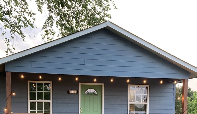 3 bed 2 bath cottage near Little River