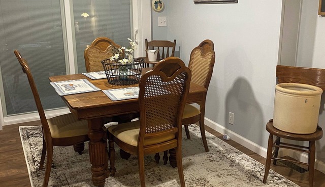 3 Bed, 2 Bath Full Home - Dog Friendly, Purina, Six Flags