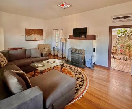 3 bed 2 bath Hacienda near Downtown and NMSU.