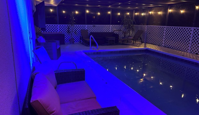 3 bed 2 bath, Heated Private POOL, Ft Myers near Cape Coral Bridge