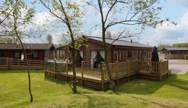 3 Bed 2 Bath Luxury Lodge In 5* South Lakeland Leisure Village.